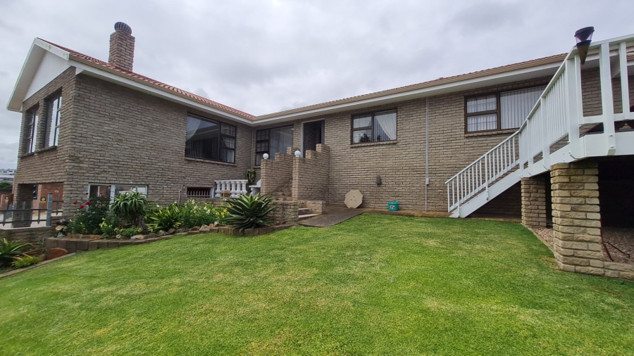 3 Bedroom Property for Sale in Dana Bay Western Cape